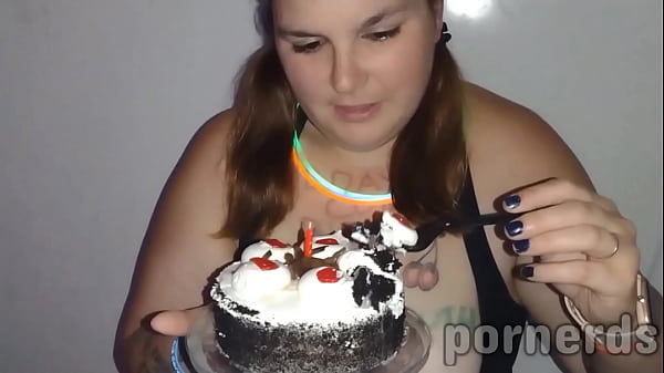 Cum Slut Eats 11 Loads On Her Birthday Cake! Porno Doeda Emo Trap Porn Videos