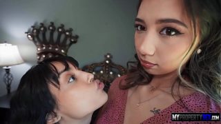 Sexy Realtor Close The Deal With Small Kiss Lolly Porn